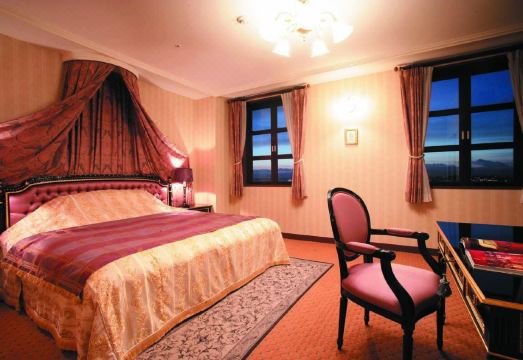 비와 호수 전경