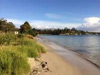 Snug Beach Cabin and Caravan Park Hotels in Cygnet