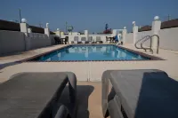 Port Isla Inn - pantai