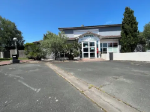 ฟาสต์โฮเทล ลา โรช ซูร์ ยง อัน เอฟเอช คอมฟอร์ต