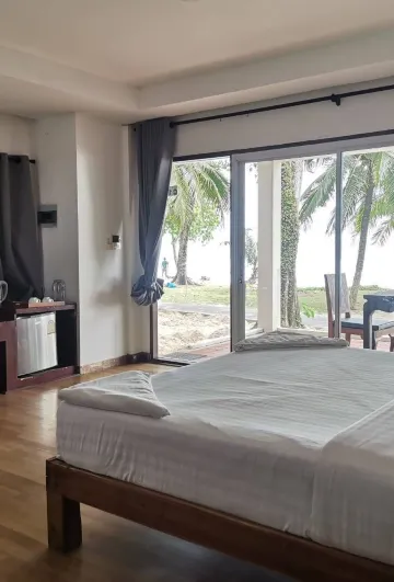 ห้องมาตรฐานริมชายหาดชั้นล่าง