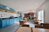 Country Inn & Suites by Radisson, Bloomington-Normal Airport, IL Hotel a 