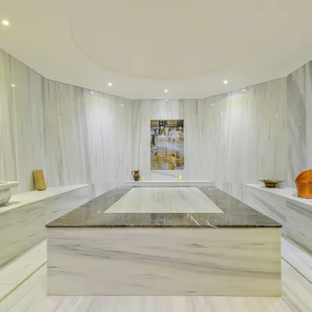 HIGHCLERE HOTEL AND SPA