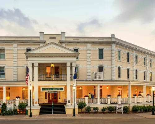 Perry Hotel Hotels in Petoskey