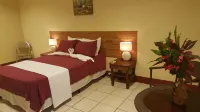 Hotel la Arboleda - Hostels