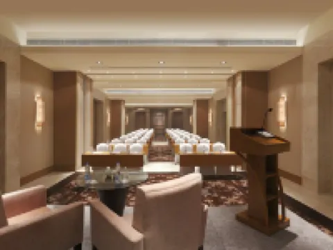 DoubleTree by Hilton Agra Hoteles en Agra