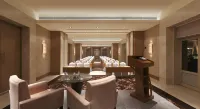 DoubleTree by Hilton Agra Hotels in Agra