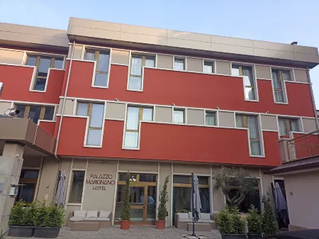Palazzo Marignano Hotel Отели в г. Лоди
