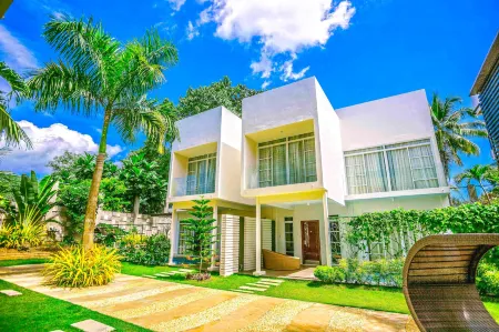 Aziza Paradise Hotel