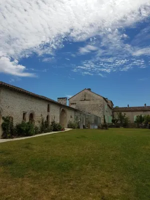 Les Hauts de Chalonne Hôtels à : Gond-Pontouvre