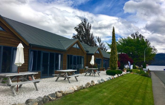 Lakefront Lodge