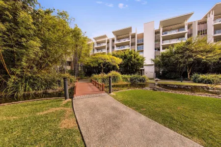 Oaks Brisbane Mews Suites Отели рядом с достопримечательностью «QUT Kelvin Grove Campus»
