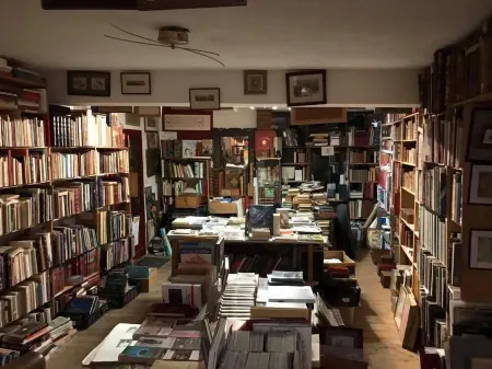Librairie Abelard Отели в г. Ле-Марти
