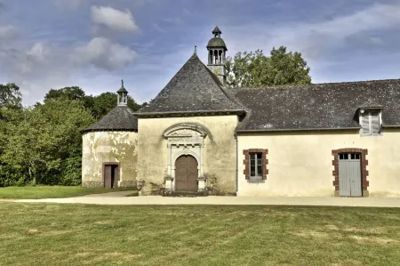 Chateau de la Villedubois Отели в г. Ле Рё