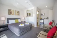 Greyfriars Motel - balcony