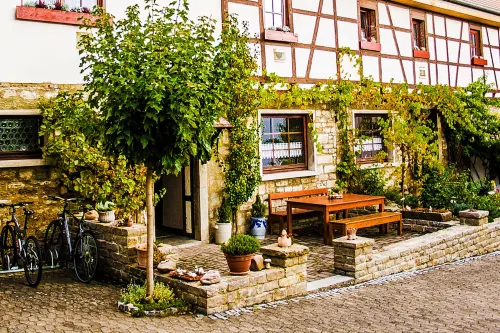 Brunnenhof Randersacker - Das kleine Hotel - Hotels in Biebelried