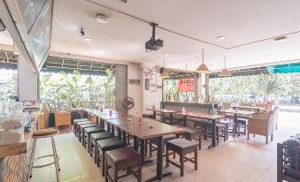 RedDoorz at H Agus Salim Street Pontianak