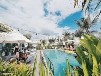 Meet Boutique Resort - piscina