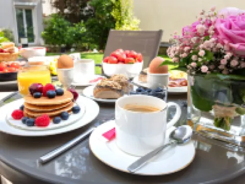 Hotel Montbriand Antony - Ancien Alixia Hotels in Antony