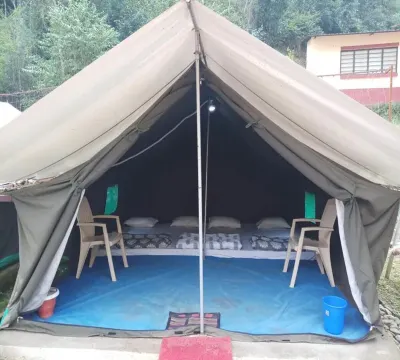에덴 리버사이드 캠프 Eden RiverSide Camp, Lansdowne 주변 호텔
