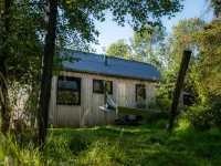 Waterlodge Skries in Nes Hotels in Grouw