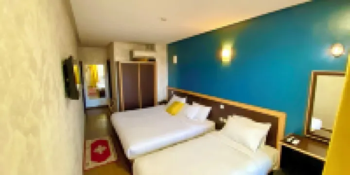 Hôtel Belle Vue et Spa - Habitación Triple Panorámica, Terraza