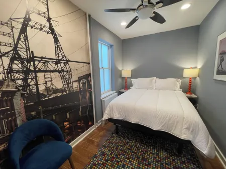 QUARTERS Отели рядом с достопримечательностью «Моррис Арборетум & Гарденс оф Юниверсити оф Пенсильвания»