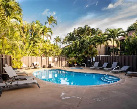 Tropical & Serene Garden Vistas Hotels in Kihei