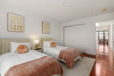 @ Marbella Lane - Vibrant 5BR Home in Daly City Các khách sạn gần The Home Depot