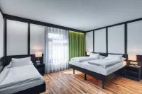 Hotel Central Hotels near The Grand Pond