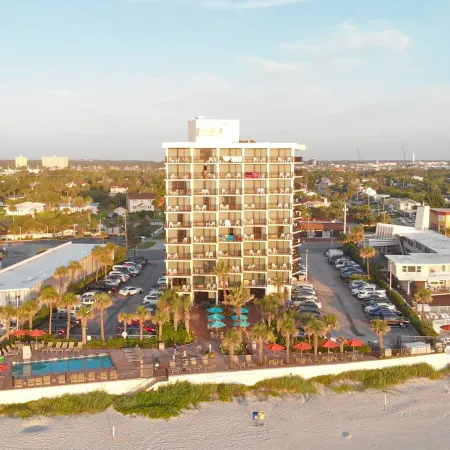 Nautilus Inn - Daytona Beach Отели рядом с достопримечательностью «Выставочный и конгресс-центр Ocean Center»