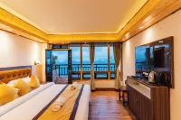 The Golden Retreat Hotel in Pelling - Mountain view
