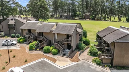 NEW reno! Walk to Pinehurst CC, The Cradle and enjoy the indoor putting green!