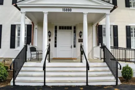 Inn at Evergreen Отели рядом с достопримечательностью «Henry House Hill»