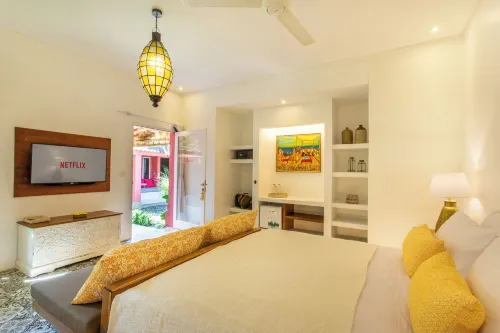 PinkPrivate Sanur - for Cool Adults Only - Bed and breakfasts