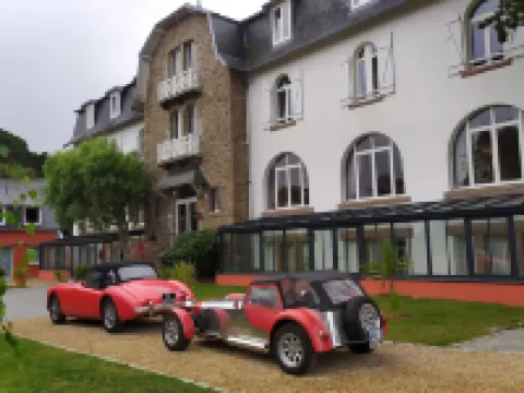 L'Escale Hôtel Bellevue Hotels in Tregastel