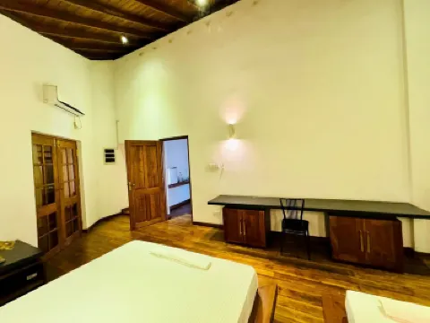 Crips Hill Apartments Hotels in 