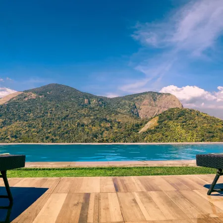 Shola Crown Resort - Munnar