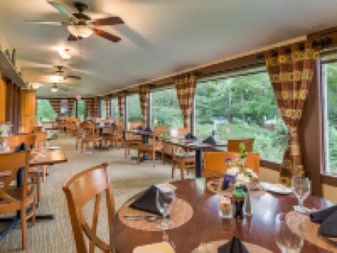 Highland Lake Inn & Resort - Flat Rock Hoteles en Flat Rock