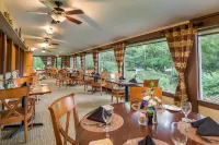 Highland Lake Inn & Resort - Flat Rock Hotels in Flat Rock