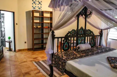 5-Bedroom Villa - 3 Mins Walk to the Beach Отели в г. 