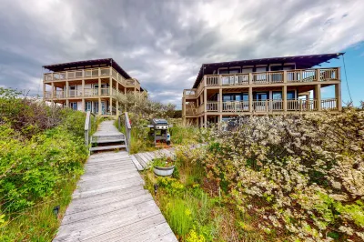 Seaside studio with amazing water views & private beach access across the street Hotels near Cape Cod National Seashore