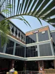 Q Nuts Lounge And Suites