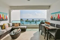 Oceanfront Paradise - Wheelchair Accessible, Gym, Pool, Wifi