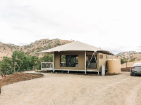 Jarabin Hotels in Yass
