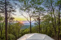 Secluded Mountain Retreat with Hot Tub, Fire Pit Hotels in Hampshire County