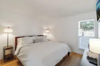 50 Yard Line Hotels near Easterwood Airport