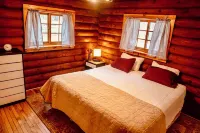Westby Hideaway: Charming & Cozy 2-Bedroom Cabin on a Peaceful Dead-End Road.