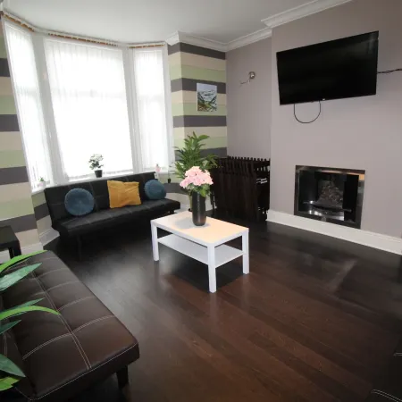 St Ann's House Rotherham by Smart Corporate Stays