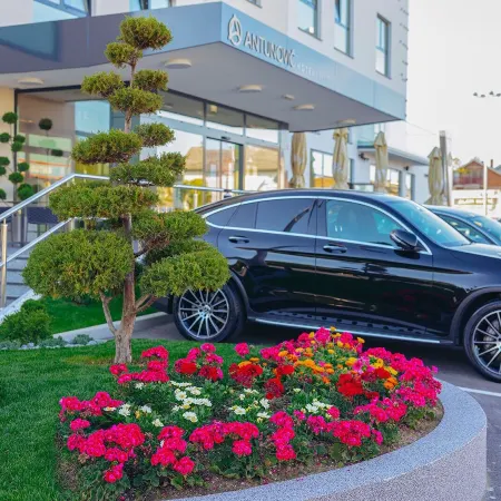 Antunović Hotel East